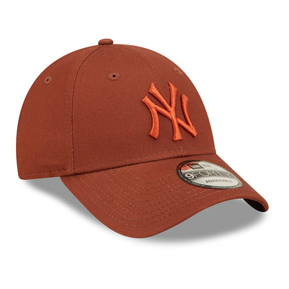 New Era 9FORTY New York Yankees Baseball Cap - MLB League Essential - Brown-Rust