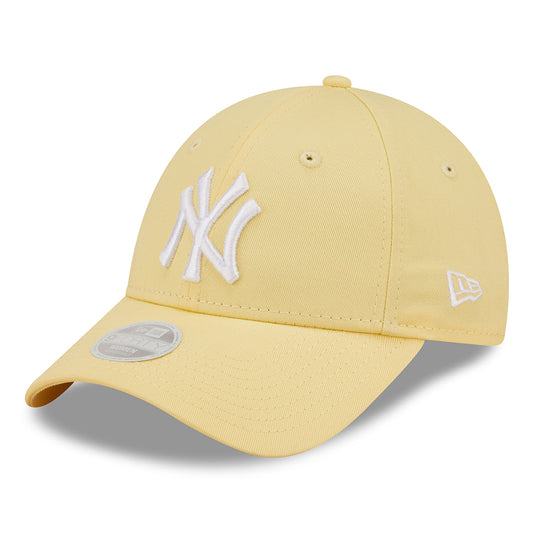 New Era Womens 9FORTY New York Yankees Baseball Cap - MLB League Essential - Light Yellow-White