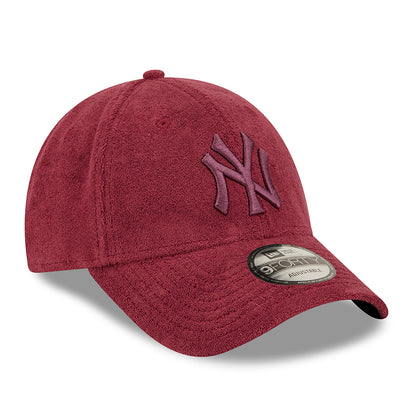 New Era 9FORTY New York Yankees Baseball Cap - MLB Towelling - Maroon