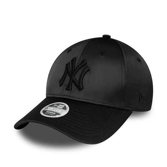 New Era Womens 9FORTY New York Yankees Baseball Cap - MLB Satin - Black On Black 2024